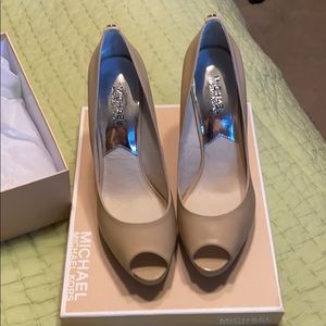 NWB Michael Kors York Platform Nude 9.5